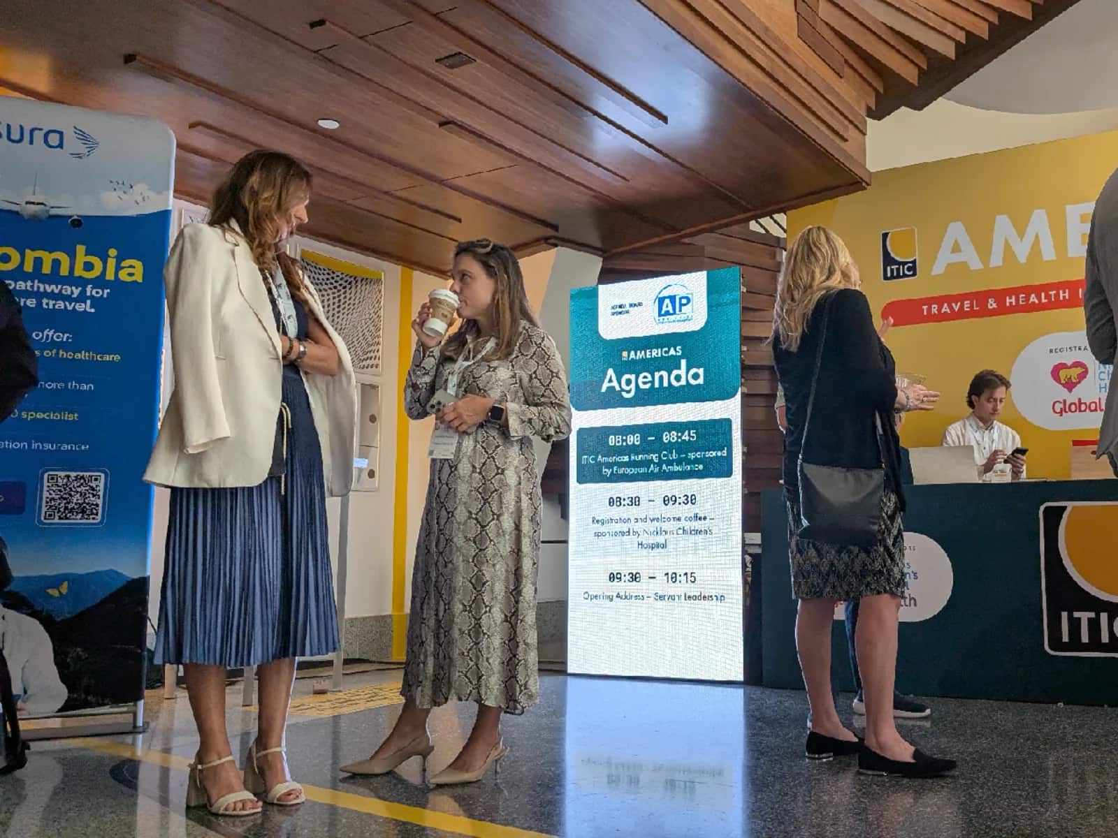 Vertical digital agenda display at the ITIC Americas event