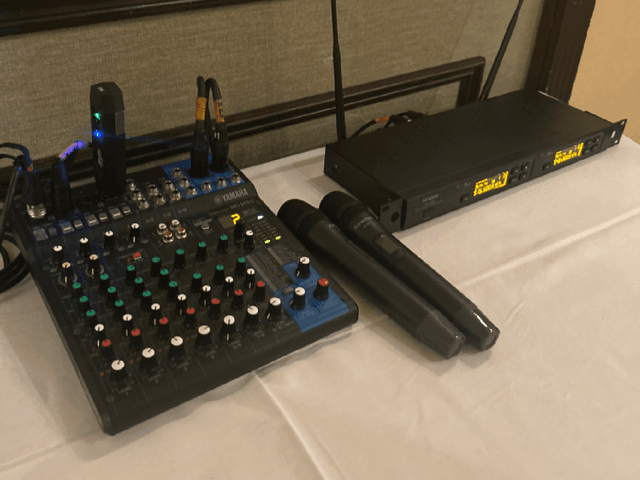 airwave-at-4210-dual-digital-wireless-microphone-system - #1