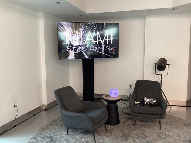 75-4k-uhd-smart-tv-screen-on-truss- - #4