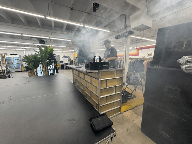 hurricane-2000-fog-machine - #1