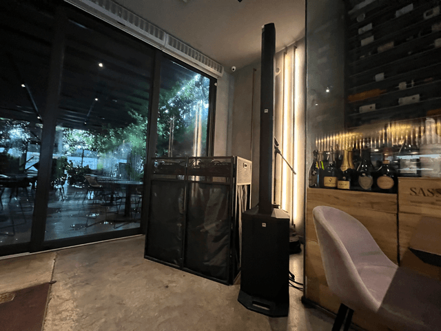 black-portable-dj-booth - #3
