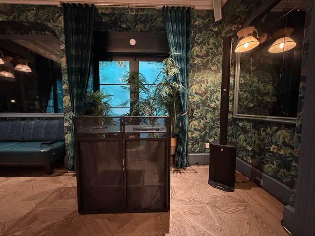 black-portable-dj-booth - #2