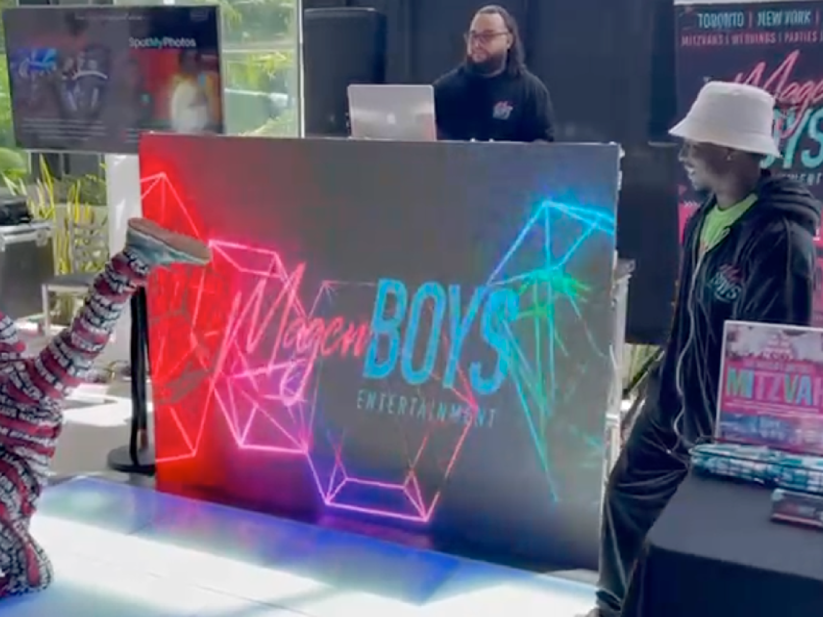 LED DJ Booth
